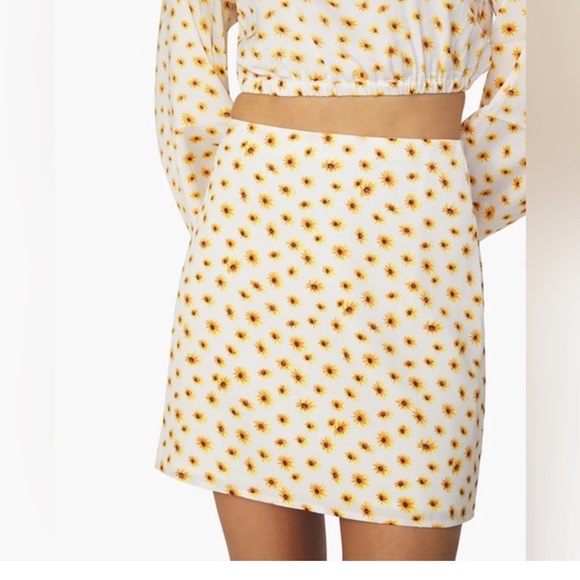 We Wore What Daisy Slip Skirt Size Small - Picture 2 of 5